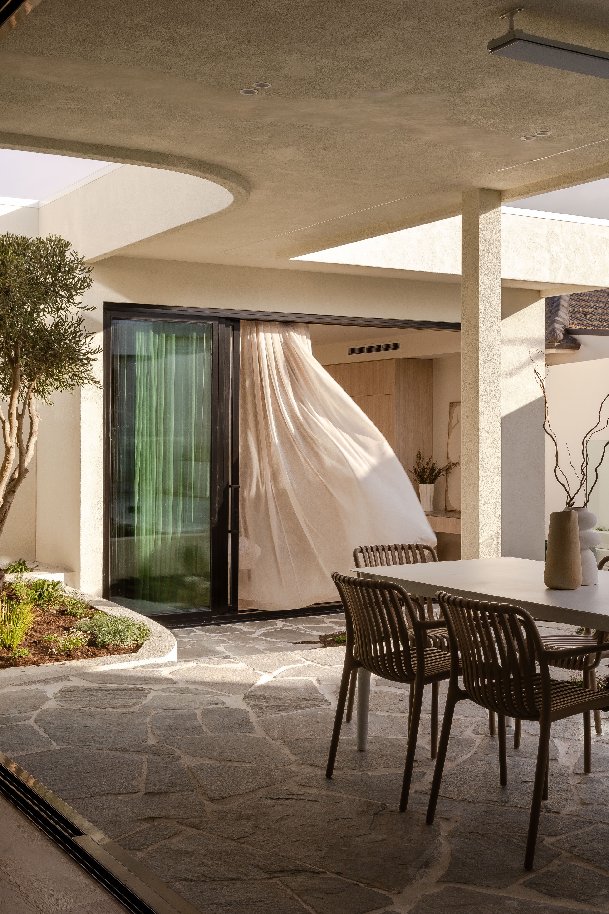 Architectural detail — Mason Group Construction craftsmanship